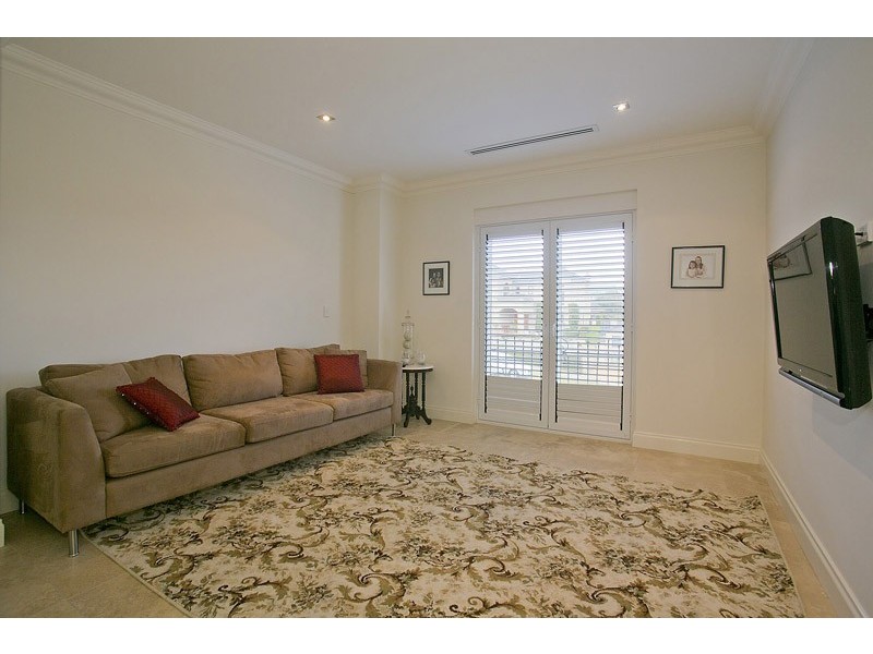 76 St Johns Wood Boulevard, Mount Claremont WA 6010