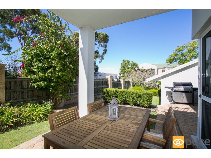 32 Carron Road, Applecross WA 6153