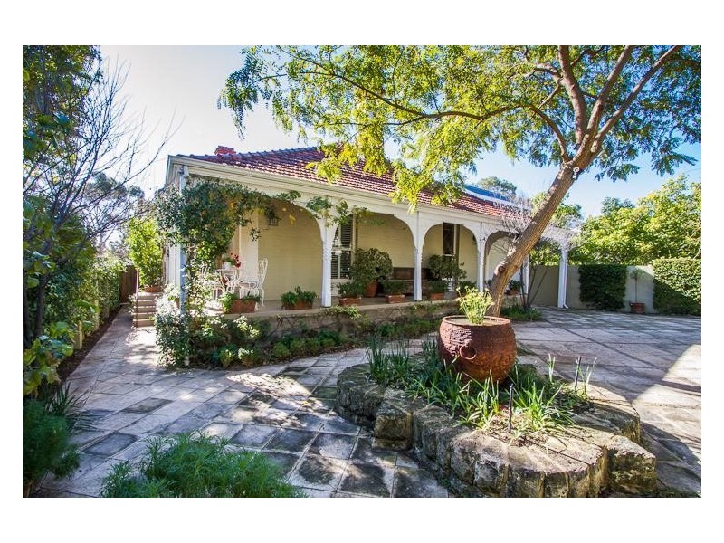 33 Irvine Street, Peppermint Grove WA 6011