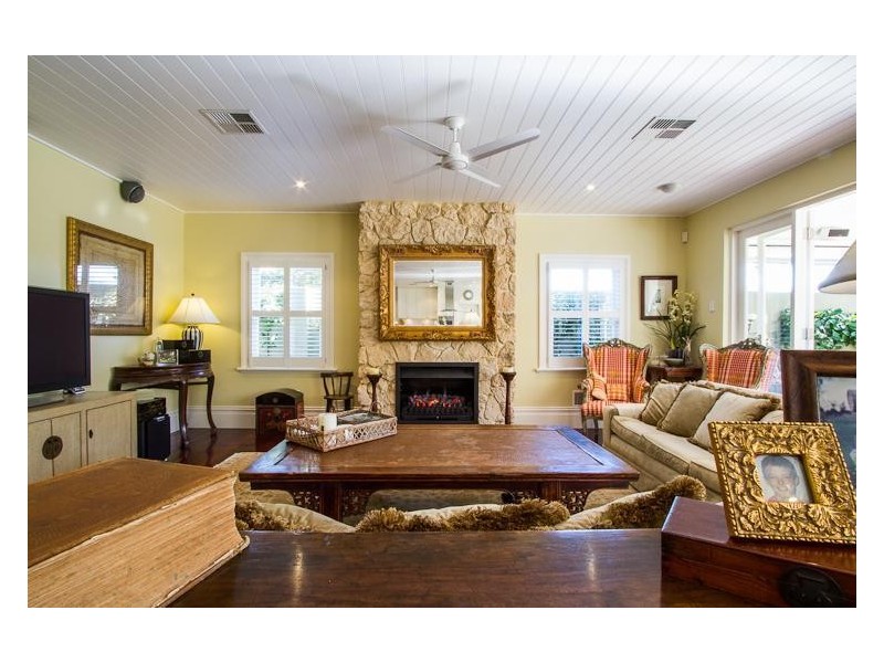 33 Irvine Street, Peppermint Grove WA 6011