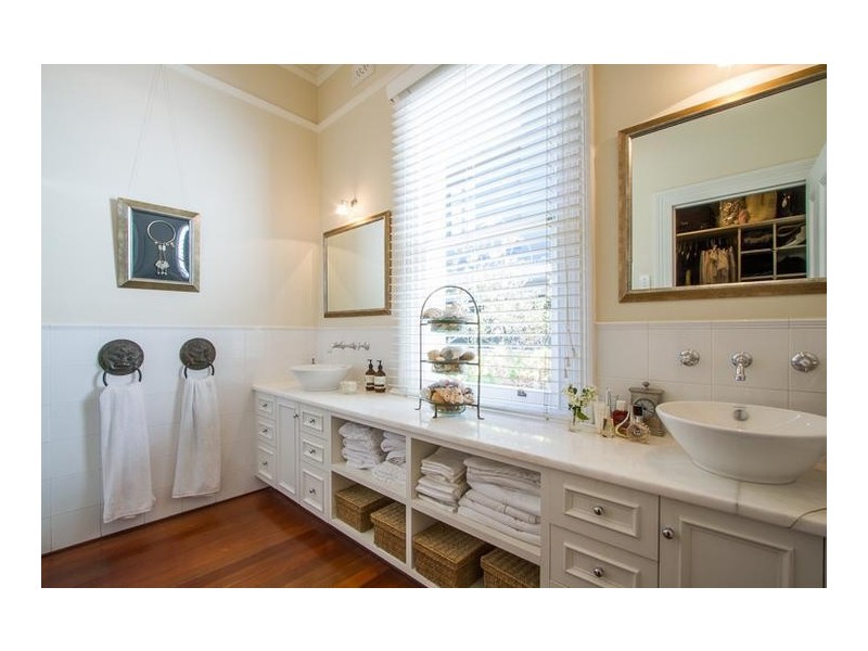 33 Irvine Street, Peppermint Grove WA 6011