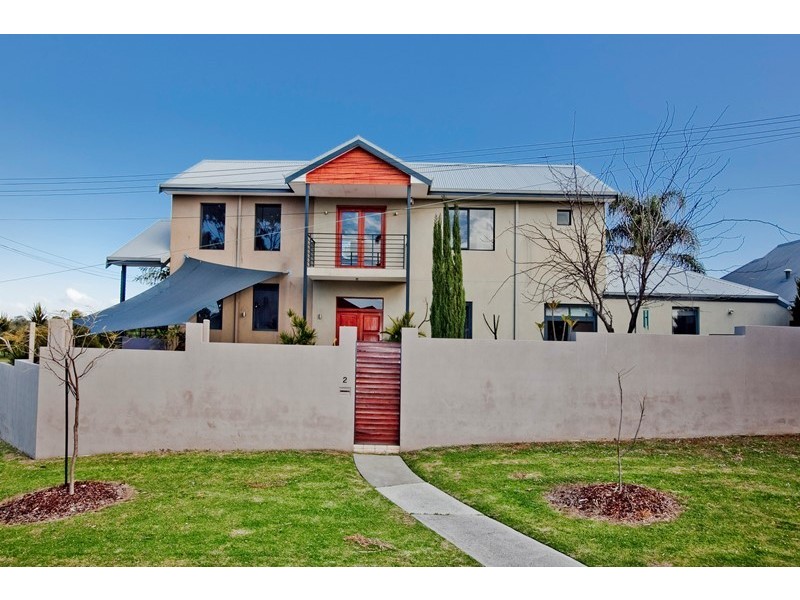 2 Gwelup Street, Karrinyup WA 6018