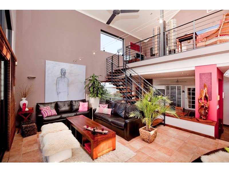 2 Gwelup Street, Karrinyup WA 6018