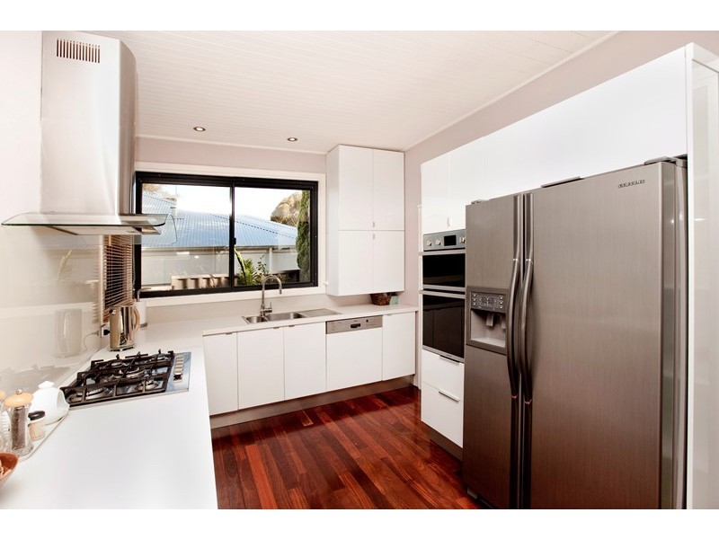 2 Gwelup Street, Karrinyup WA 6018