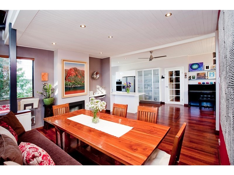 2 Gwelup Street, Karrinyup WA 6018