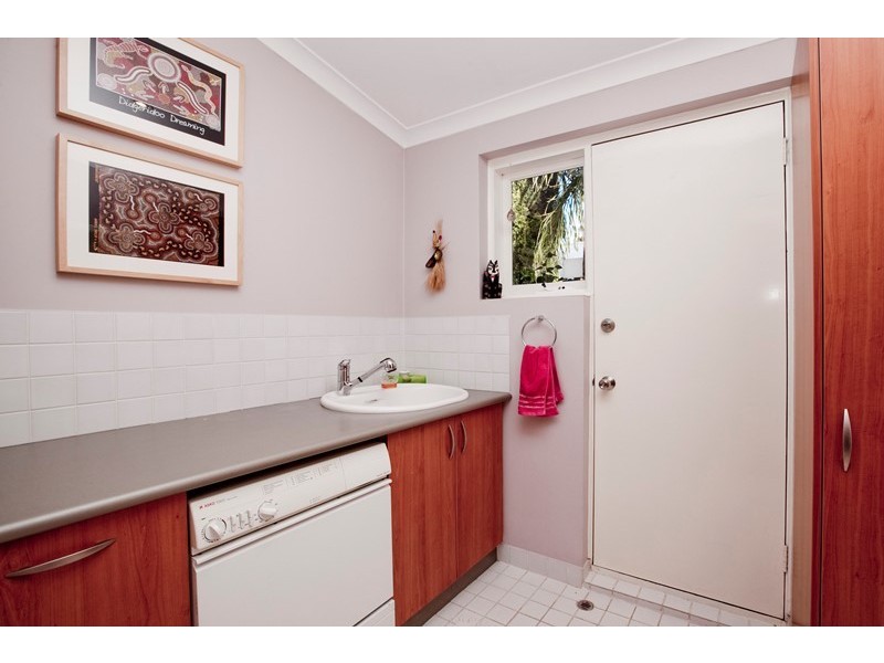 2 Gwelup Street, Karrinyup WA 6018