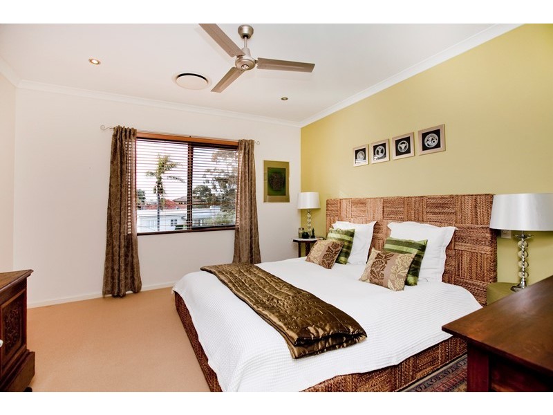 2 Gwelup Street, Karrinyup WA 6018