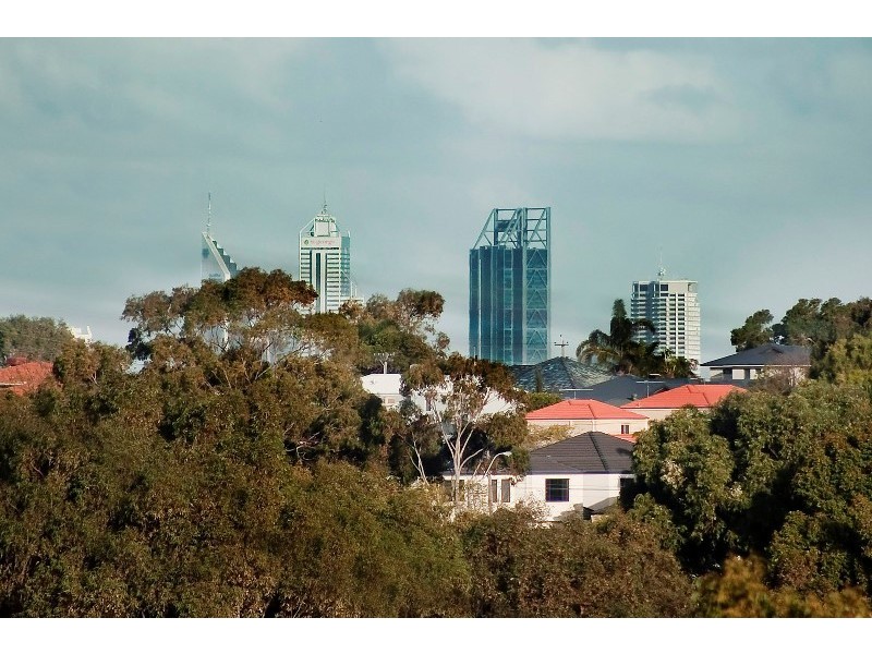 2 Gwelup Street, Karrinyup WA 6018