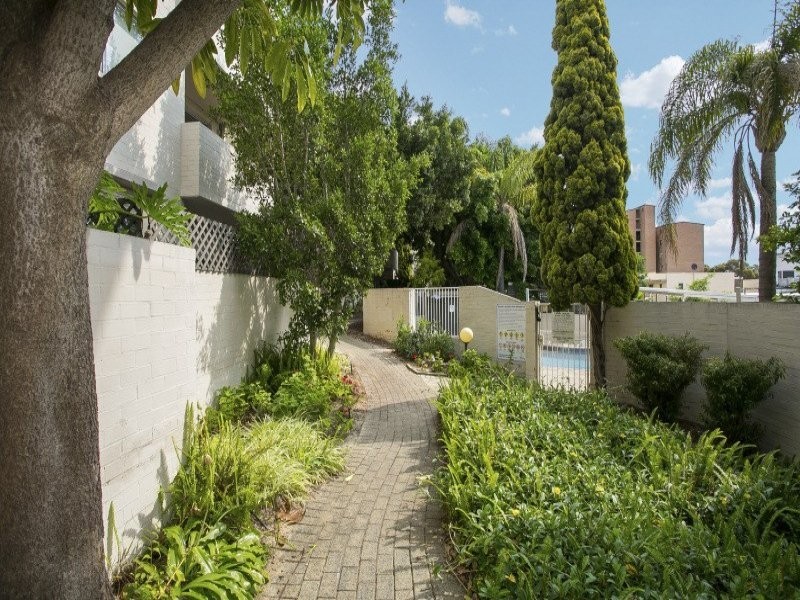 W2/107 Washington Street, Victoria Park WA 6100