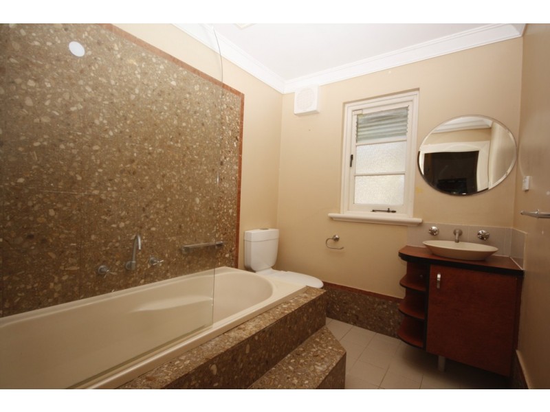 1/72 Stirling Hwy, Nedlands WA 6009