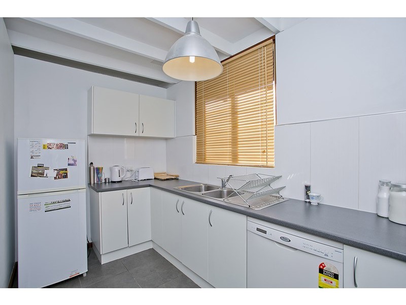 11/25 Comer Street, Como WA 6152