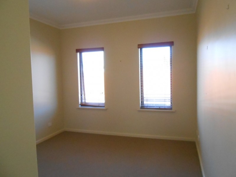 2/138 Robert Street, Como WA 6152