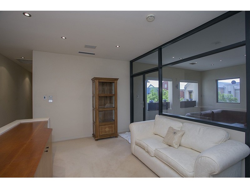 7 Jasmine Avenue, Subiaco WA 6008