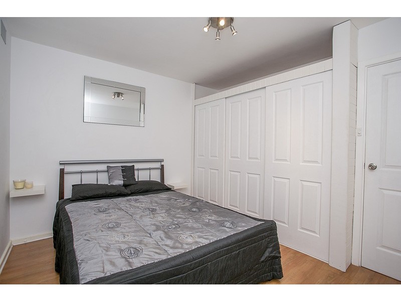 7/4 Comer Street, Como WA 6152