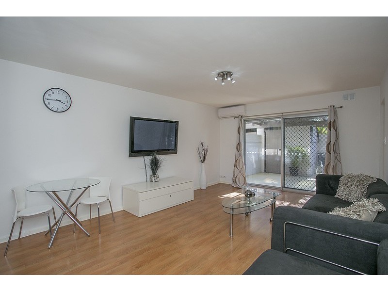 7/4 Comer Street, Como WA 6152