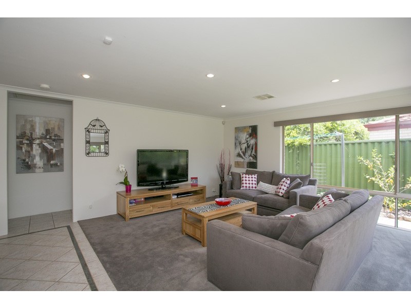 40 Downey Drive, Manning WA 6152