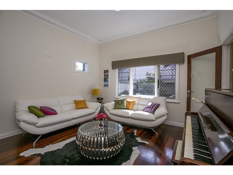 130 Grand Promenade, Doubleview WA 6018