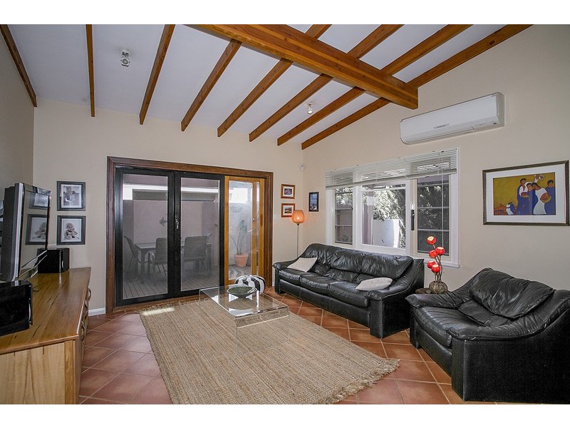 130 Grand Promenade, Doubleview WA 6018