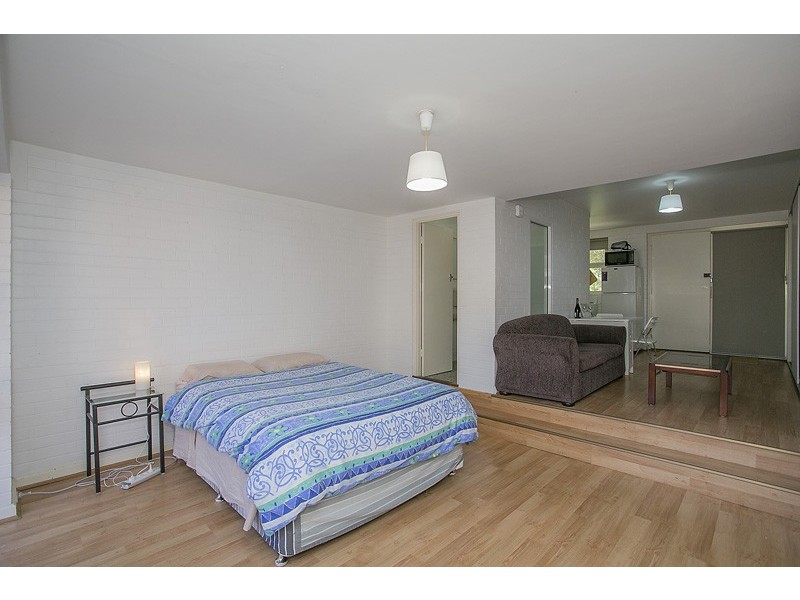 1/14 McNamara Way, Cottesloe WA 6011