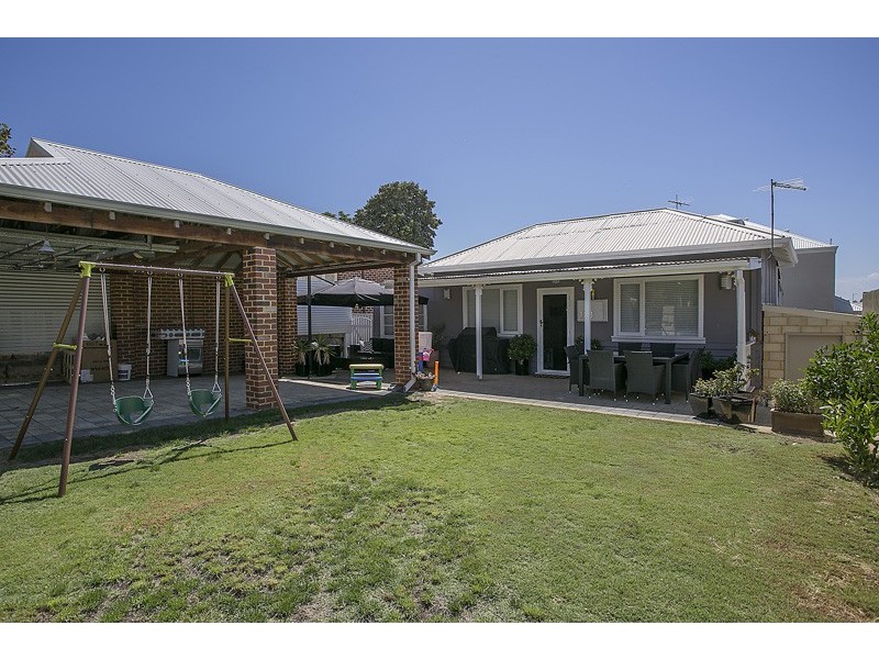 128 Grand Promenade, Doubleview WA 6018