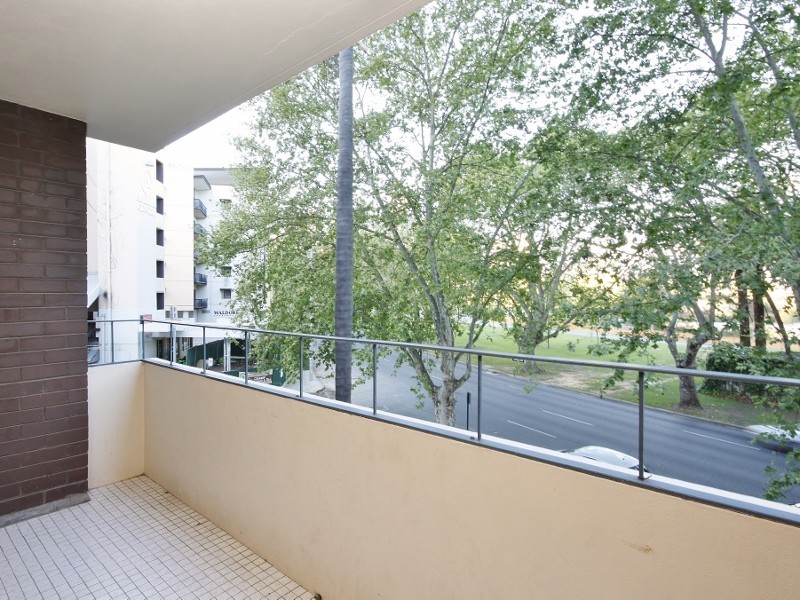 2/132 Mounts Bay Road, Perth WA 6000