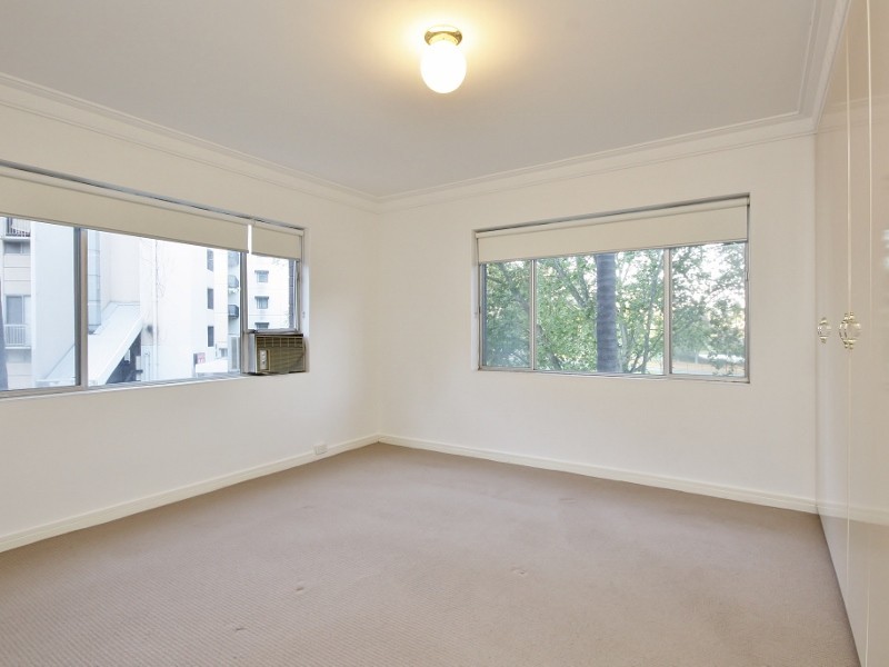 2/132 Mounts Bay Road, Perth WA 6000