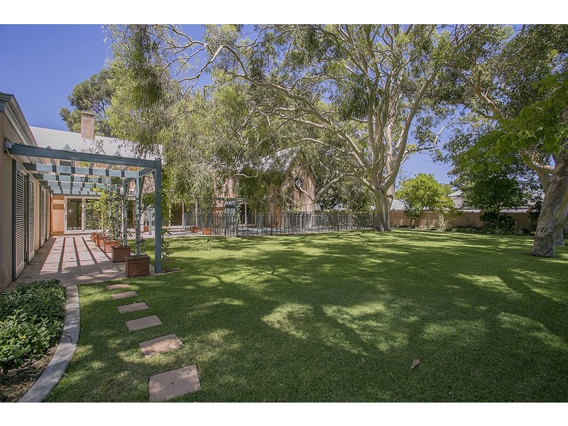 32 Riley Road, Claremont WA 6010