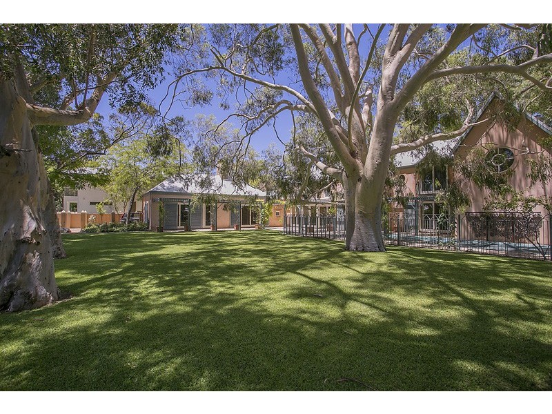 32 Riley Road, Claremont WA 6010