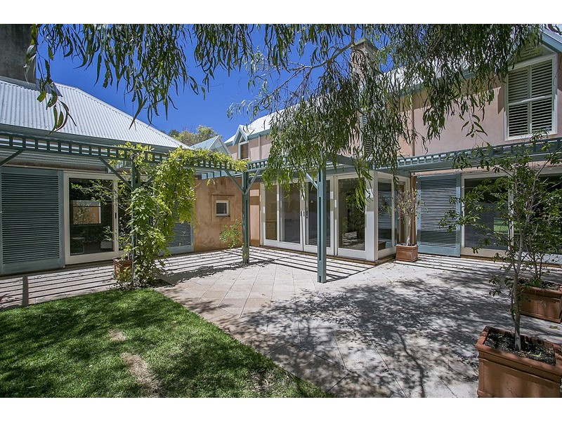 32 Riley Road, Claremont WA 6010