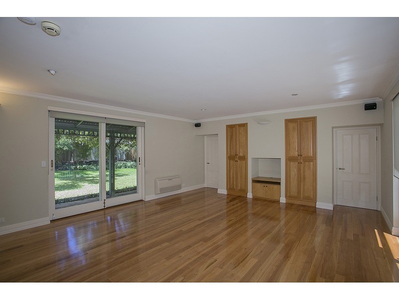 32 Riley Road, Claremont WA 6010