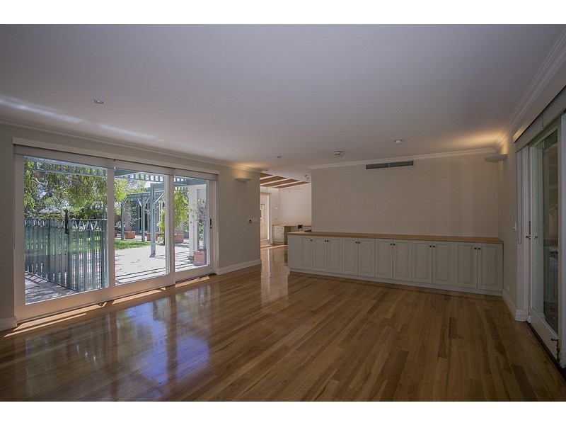 32 Riley Road, Claremont WA 6010