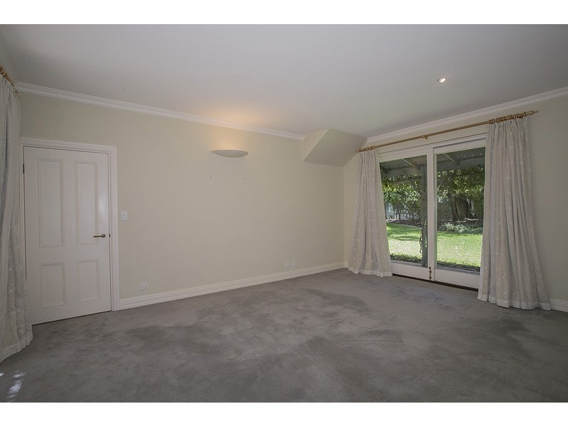32 Riley Road, Claremont WA 6010