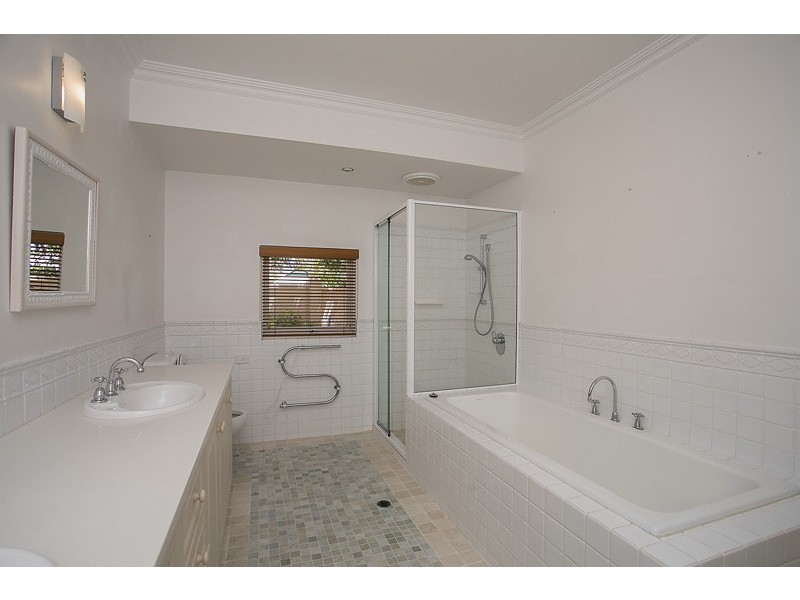 32 Riley Road, Claremont WA 6010