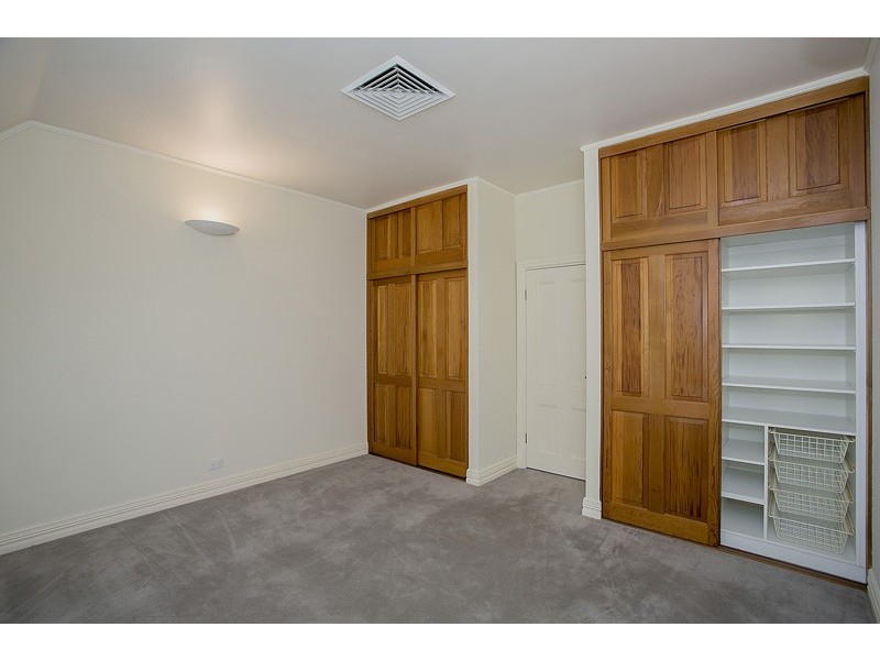 32 Riley Road, Claremont WA 6010