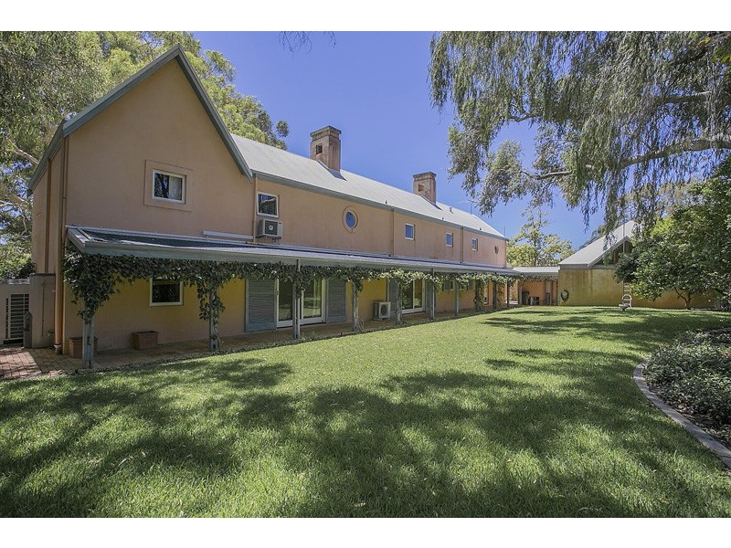 32 Riley Road, Claremont WA 6010