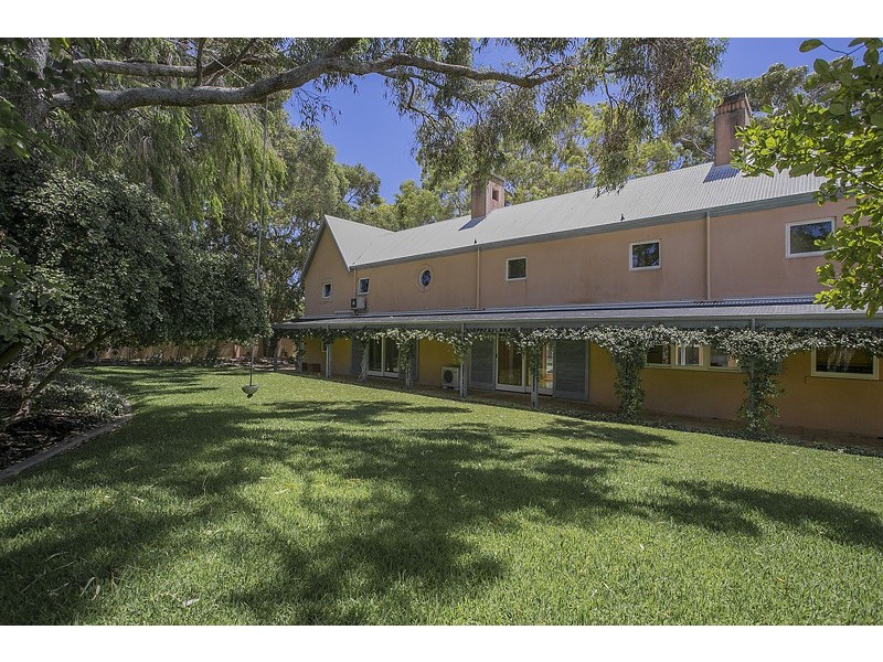 32 Riley Road, Claremont WA 6010