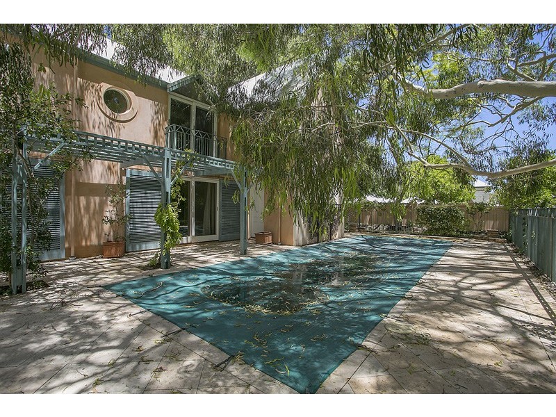 32 Riley Road, Claremont WA 6010