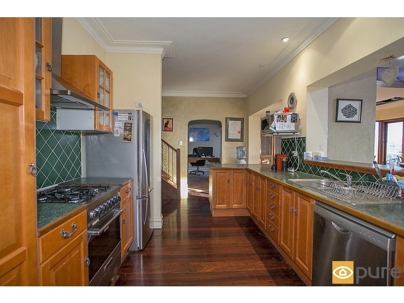 37 Queenscliffe Road, Doubleview WA 6018