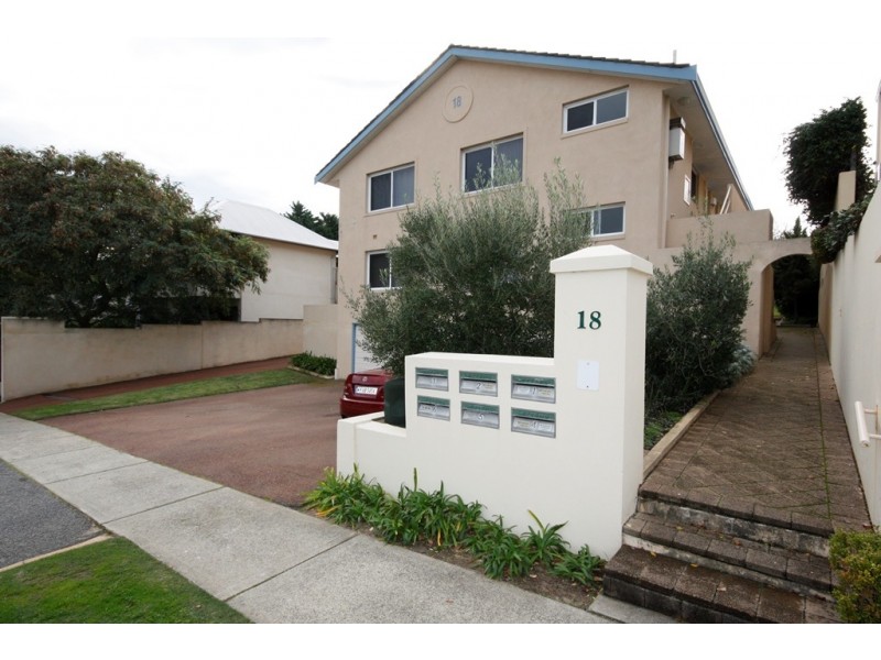 4/18 Beach Street, Cottesloe WA 6011