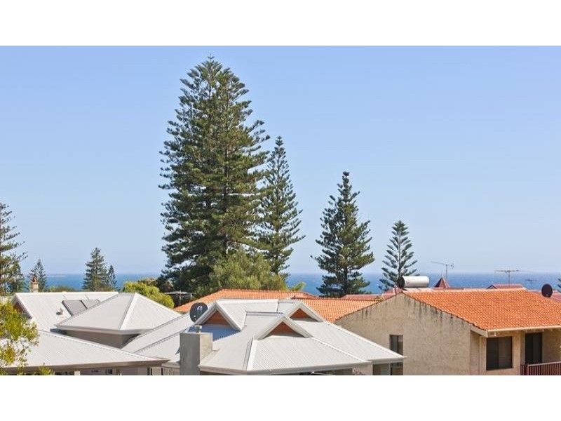 4/18 Beach Street, Cottesloe WA 6011