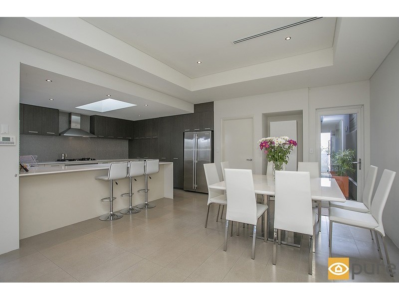 107A St Leonards Avenue, West Leederville WA 6007