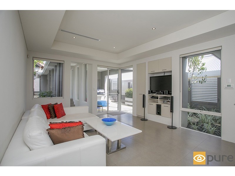 107A St Leonards Avenue, West Leederville WA 6007