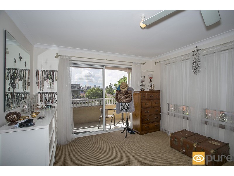 34 Fourth Avenue, Kensington WA 6151