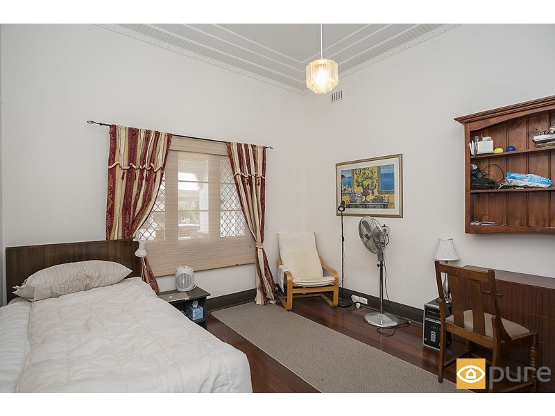 34 Fourth Avenue, Kensington WA 6151