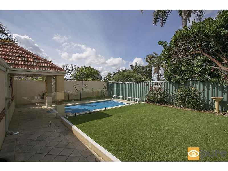 34 Fourth Avenue, Kensington WA 6151