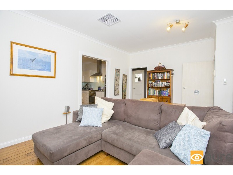 17 Oldham Crescent, Hilton WA 6163