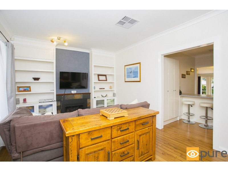 17 Oldham Crescent, Hilton WA 6163