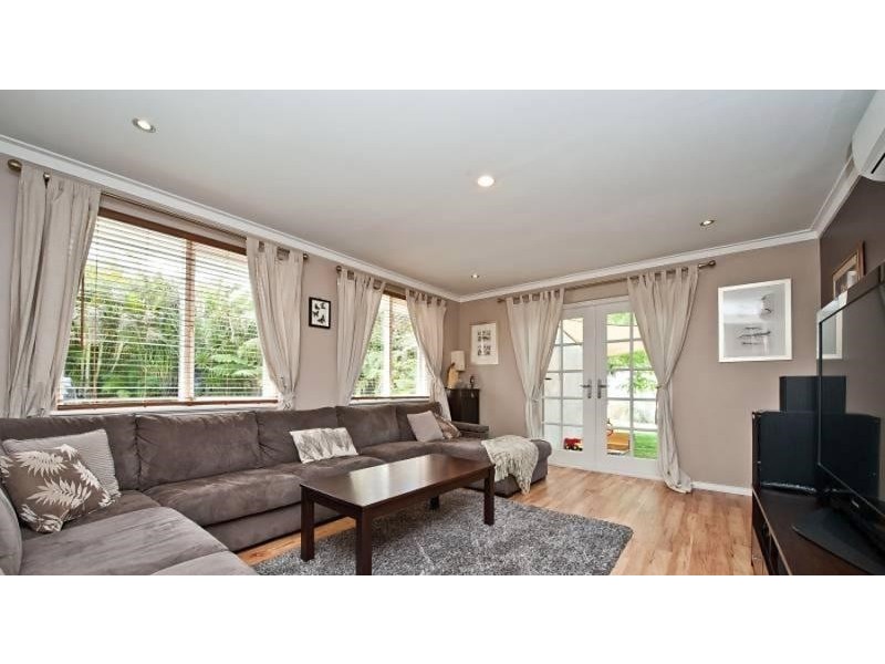 9 Madana Place, Craigie WA 6025