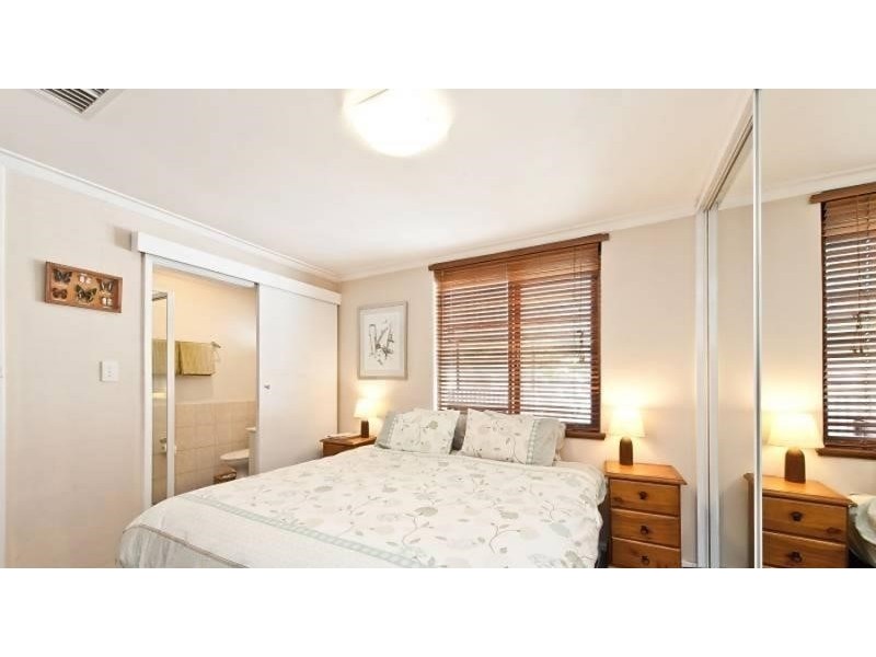 9 Madana Place, Craigie WA 6025