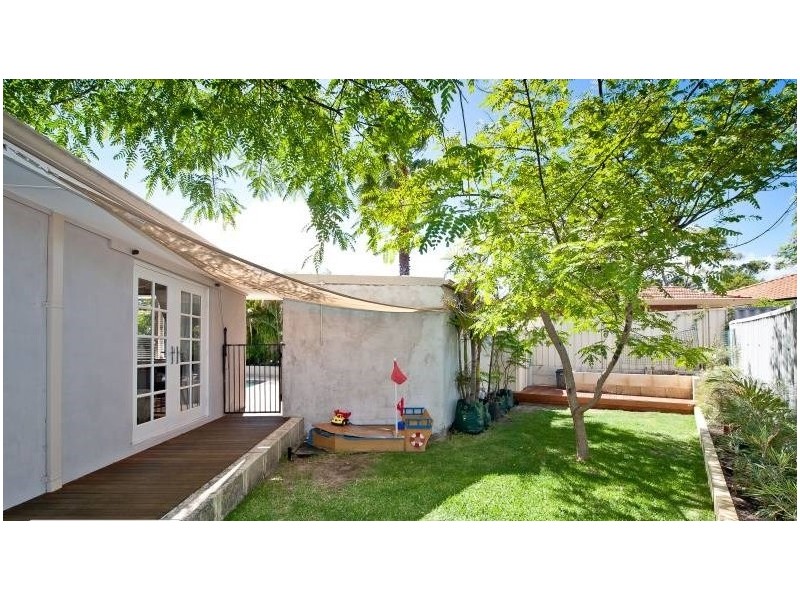 9 Madana Place, Craigie WA 6025